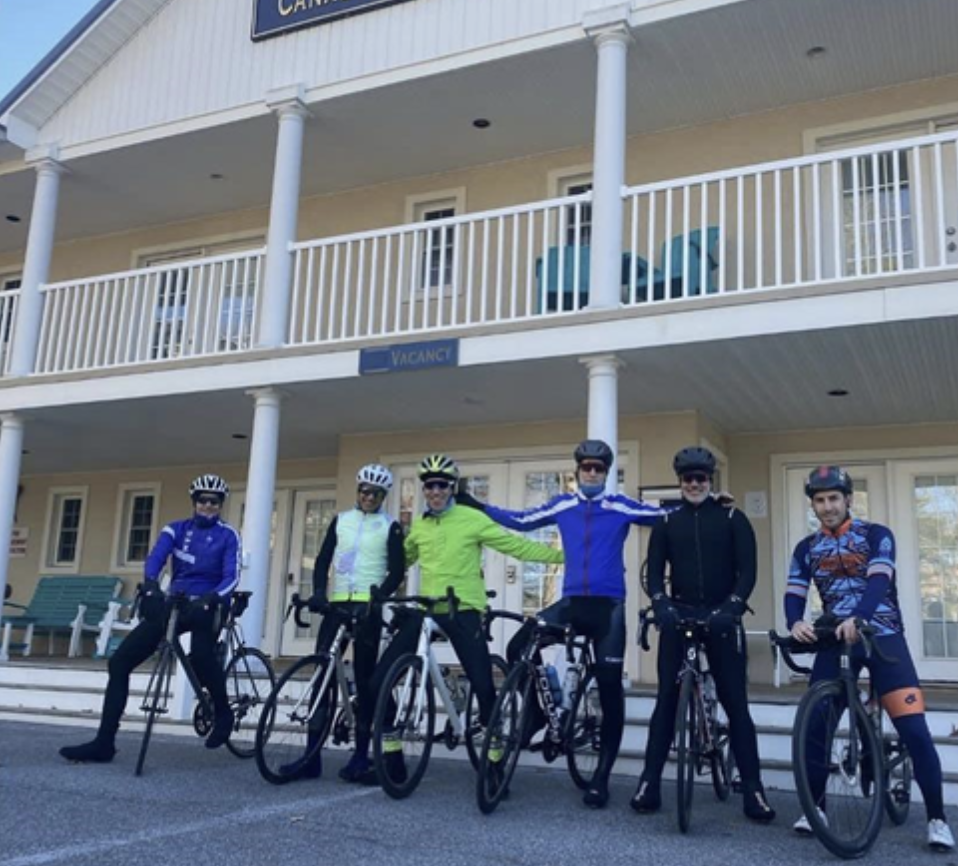 Canalside Inn Bike with friends